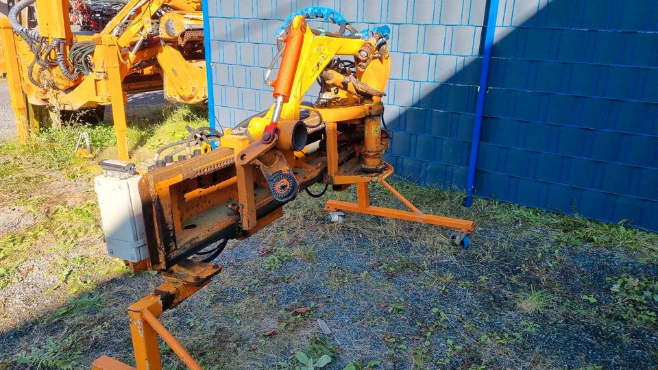 Dücker UNA Mähausleger 100 Böschungsmulcher Böschungsmäher Seitenmulcher Multicar Ladog Bucher Unimog - Böschungsmäher: das Bild 3 Dücker UNA Mähausleger 100 Böschungsmulcher Böschungsmäher Seitenmulcher Multicar Ladog Bucher Unimog - Böschungsmäher: das Bild 3