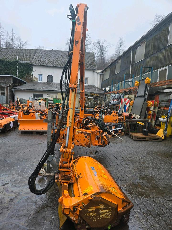 Mulag MKM 700 Böschungsmäher Böschungsmulcher FME für Unimog 405 U300 400 500 423 427 430 530 Dücker - Böschungsmäher: das Bild 3 Mulag MKM 700 Böschungsmäher Böschungsmulcher FME für Unimog 405 U300 400 500 423 427 430 530 Dücker - Böschungsmäher: das Bild 3