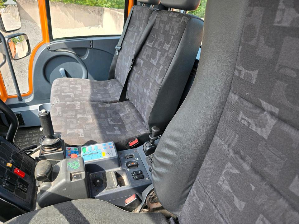 Schneeräumfahrzeug Unimog 405/10 U300 Bluetec 4 Automatik EAS Mercedes-Benz U 300  UGE UGN mit Kipperpritsche: das Bild 16