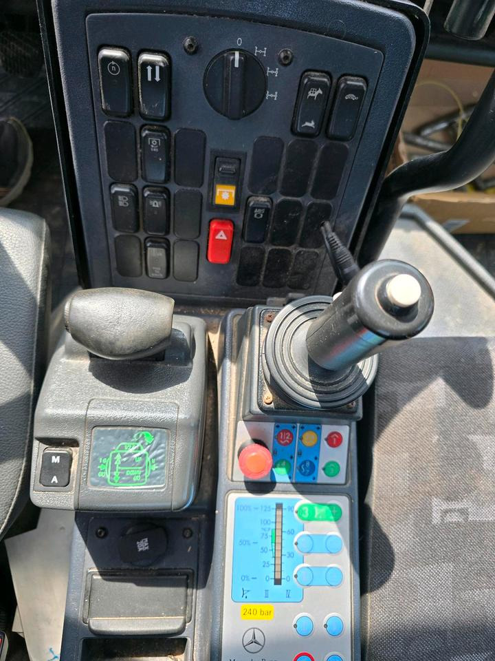Schneeräumfahrzeug Unimog 405/10 U300 Bluetec 4 Automatik EAS Mercedes-Benz U 300  UGE UGN mit Kipperpritsche: das Bild 11