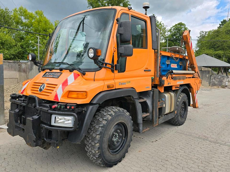 Unimog 405/10 U300 Bluetec 5 Mercedes-Benz U 300 UGE UGN mit Jotha Absetzkipper combi con 4518 Absetzer - Schneeräumfahrzeug: das Bild 3 Unimog 405/10 U300 Bluetec 5 Mercedes-Benz U 300 UGE UGN mit Jotha Absetzkipper combi con 4518 Absetzer - Schneeräumfahrzeug: das Bild 3