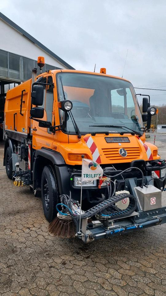 Unimog Kehrmaschine U400 405 Mercedes-Benz Hydrostat Wechsellenkung Variopilot - Kehrmaschine: das Bild 4 Unimog Kehrmaschine U400 405 Mercedes-Benz Hydrostat Wechsellenkung Variopilot - Kehrmaschine: das Bild 4