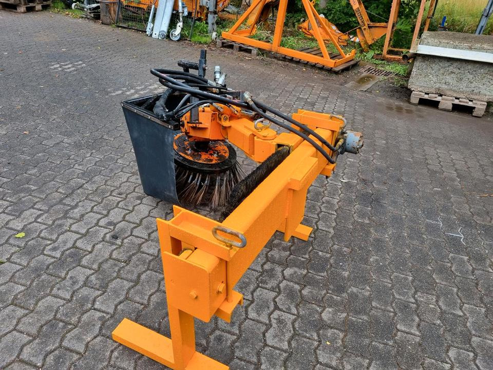 Wildkrautbürste passend für Multicar Tremo Ladog Mulag Unkrautbekämpfung Dücket Fiedler Wildkrautbesen Kehrmaschine Hansa Fendt unimog - Kehrbesen: das Bild 2 Wildkrautbürste passend für Multicar Tremo Ladog Mulag Unkrautbekämpfung Dücket Fiedler Wildkrautbesen Kehrmaschine Hansa Fendt unimog - Kehrbesen: das Bild 2