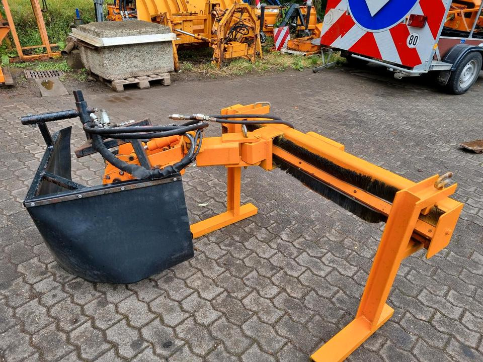 Wildkrautbürste passend für Multicar Tremo Ladog Mulag Unkrautbekämpfung Dücket Fiedler Wildkrautbesen Kehrmaschine Hansa Fendt unimog - Kehrbesen: das Bild 1 Wildkrautbürste passend für Multicar Tremo Ladog Mulag Unkrautbekämpfung Dücket Fiedler Wildkrautbesen Kehrmaschine Hansa Fendt unimog - Kehrbesen: das Bild 1