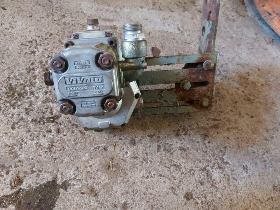 Zapfwellenhydraulikpumpe Hydraulikpumpe Schmidt Salzstreuer SST - Hydraulikpumpe für Kommunal-/ Sonderfahrzeug: das Bild 1 Zapfwellenhydraulikpumpe Hydraulikpumpe Schmidt Salzstreuer SST - Hydraulikpumpe für Kommunal-/ Sonderfahrzeug: das Bild 1