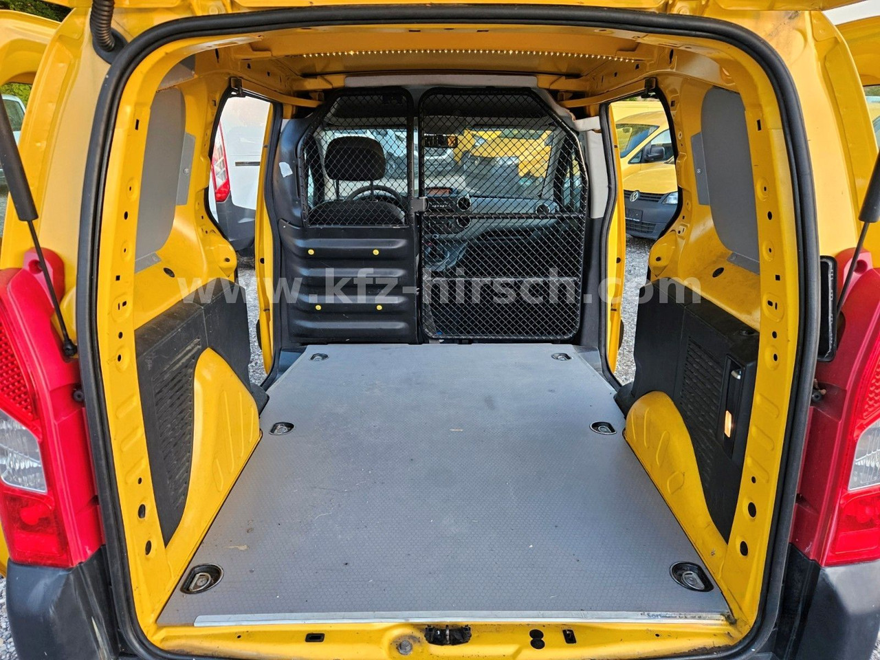Citroën Berlingo 75 Hdi EURO5 , 2xSchiebetüre, 1.Hand, - Personentransporter: das Bild 5 Citroën Berlingo 75 Hdi EURO5 , 2xSchiebetüre, 1.Hand, - Personentransporter: das Bild 5