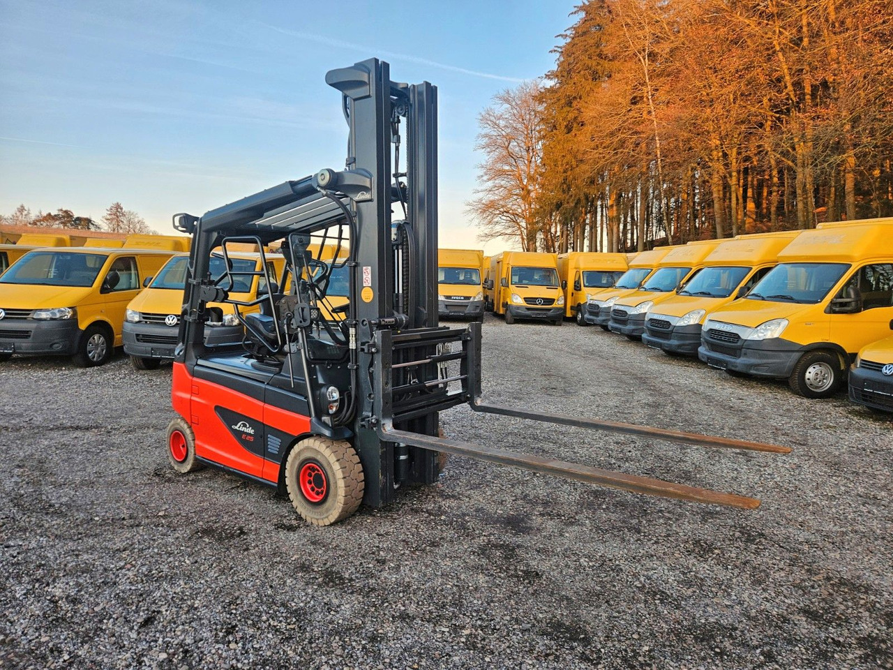 Linde E25 R Roadster , 6.880mm Hubhöhe, StVZO hydr. Zi - Elektrostapler: das Bild 1 Linde E25 R Roadster , 6.880mm Hubhöhe, StVZO hydr. Zi - Elektrostapler: das Bild 1
