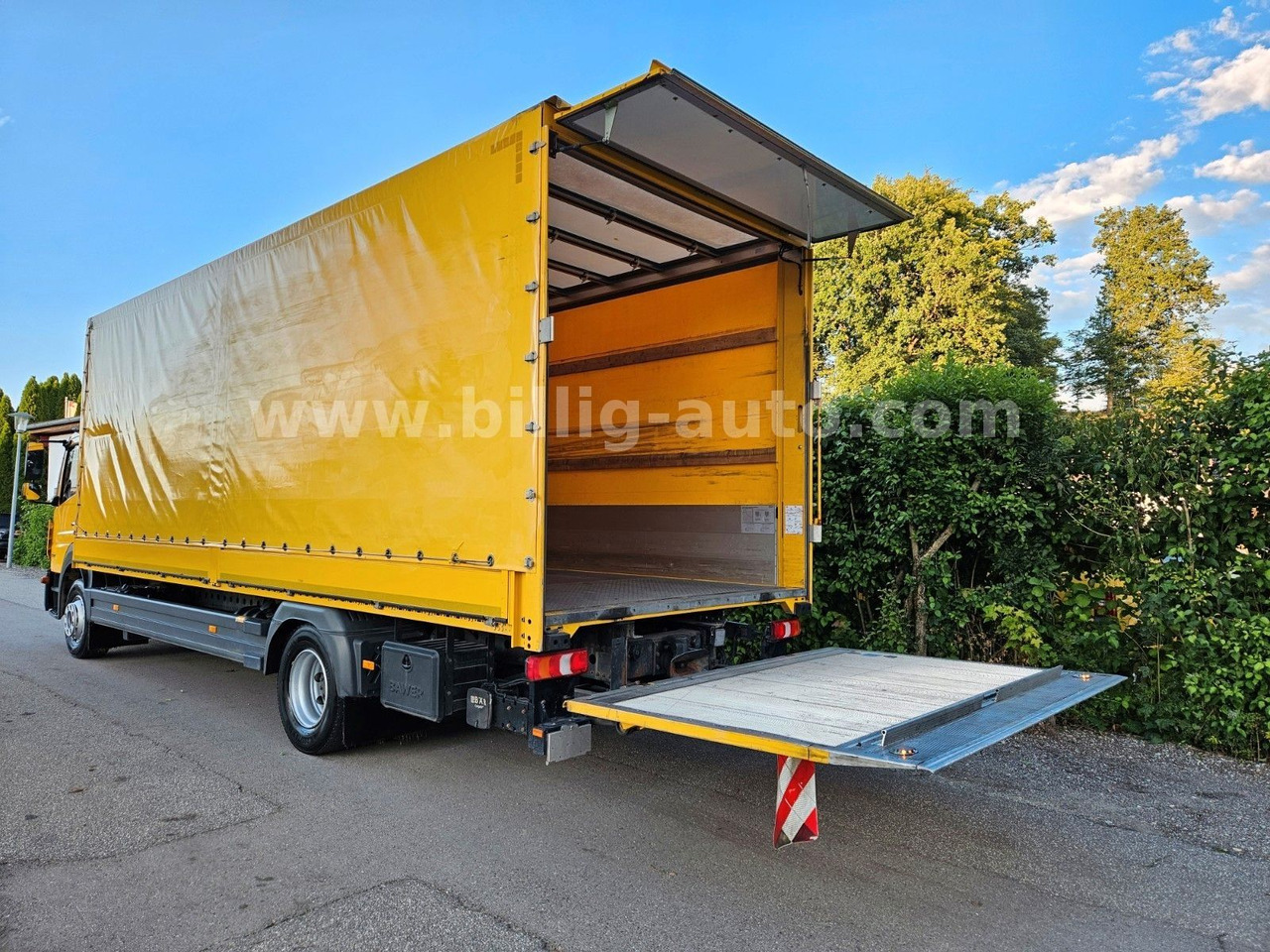 Mercedes-Benz Atego 1327 L BREMS/SPUR-ASS*DIFF-Sperre*AHK*7.2 - Pritsche LKW: das Bild 1 Mercedes-Benz Atego 1327 L BREMS/SPUR-ASS*DIFF-Sperre*AHK*7.2 - Pritsche LKW: das Bild 1
