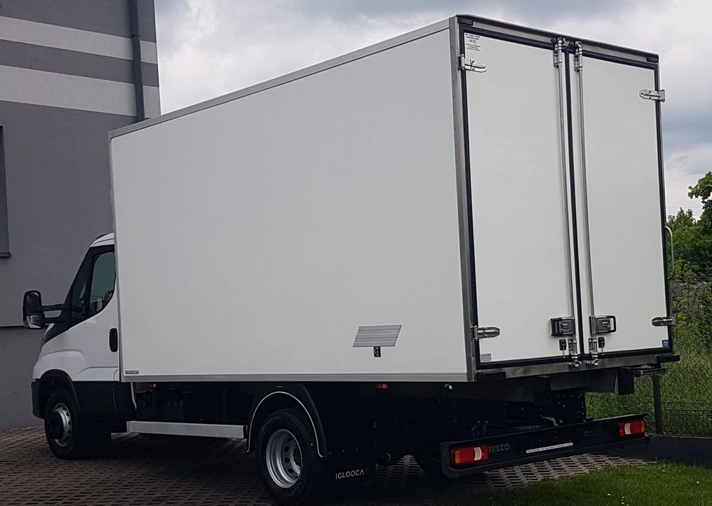 Iveco 72-180 DAILY 8EP KONTENER IZOTERMA 4,16x2,10x2,09 DMC 7200 KG KLIMATRONIK TEMPOMAT KRAJOWY - Koffer LKW: das Bild 3 Iveco 72-180 DAILY 8EP KONTENER IZOTERMA 4,16x2,10x2,09 DMC 7200 KG KLIMATRONIK TEMPOMAT KRAJOWY - Koffer LKW: das Bild 3