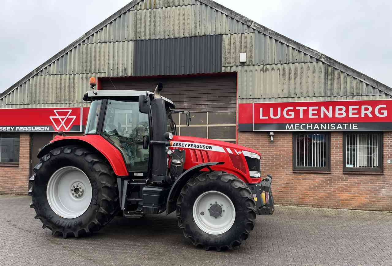 Massey Ferguson 7715 Dyna-6 Essential Tractoren - Traktor: das Bild 1 Massey Ferguson 7715 Dyna-6 Essential Tractoren - Traktor: das Bild 1