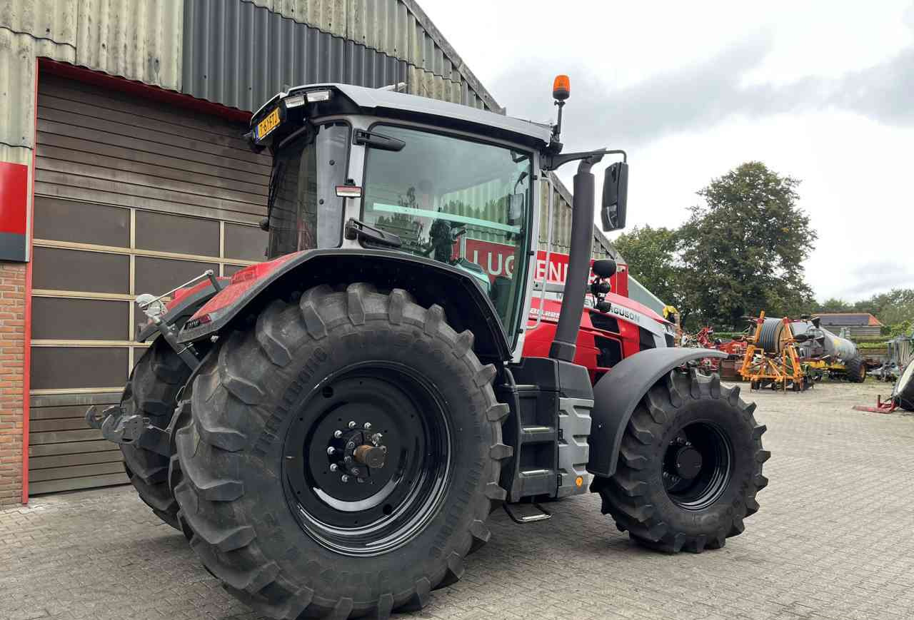 Massey Ferguson 8S.225 Dyna-VT Exclusive Tractoren - Traktor: das Bild 3 Massey Ferguson 8S.225 Dyna-VT Exclusive Tractoren - Traktor: das Bild 3