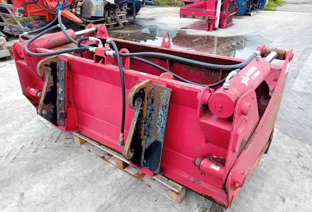 Redrock Allround 85-200 kuilhapper Volvo L30 aansl. voermachines - Silotechnik: das Bild 3 Redrock Allround 85-200 kuilhapper Volvo L30 aansl. voermachines - Silotechnik: das Bild 3