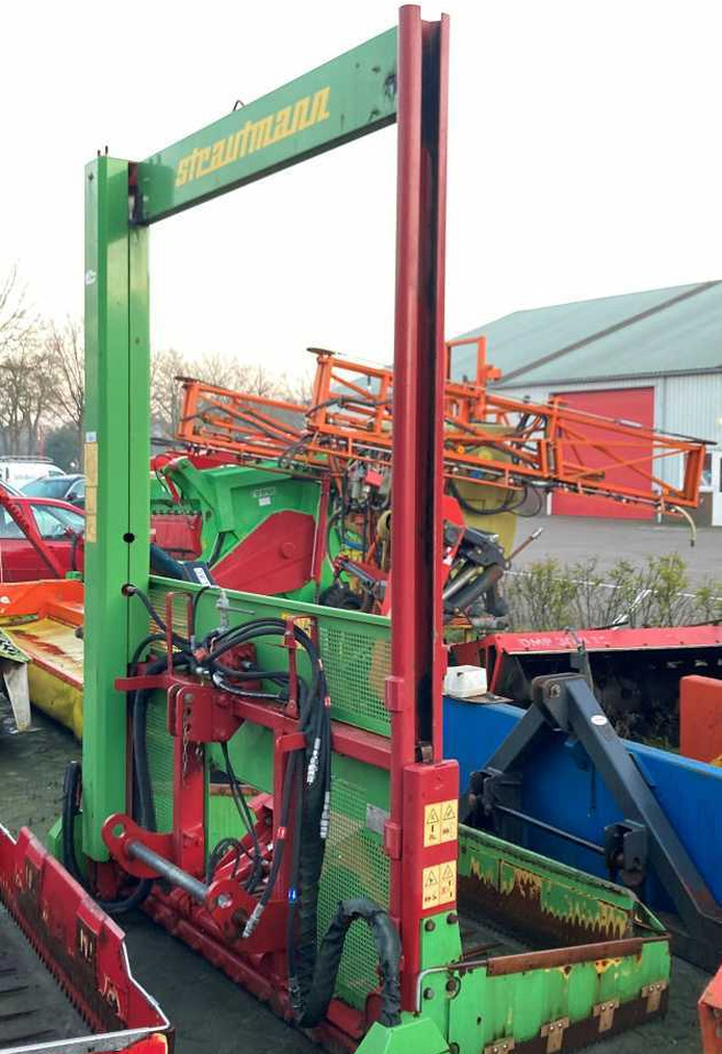 Strautmann HQ 3800 kuilsnijder voermachines - Silotechnik: das Bild 4 Strautmann HQ 3800 kuilsnijder voermachines - Silotechnik: das Bild 4