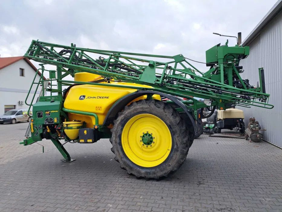 John Deere 944i - Anhängespritze: das Bild 2 John Deere 944i - Anhängespritze: das Bild 2