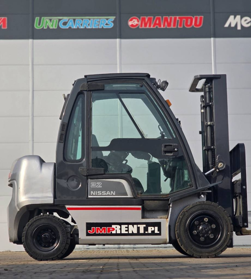 Nissan FGD02 A 32 Q - Treibgasstapler: das Bild 2 Nissan FGD02 A 32 Q - Treibgasstapler: das Bild 2
