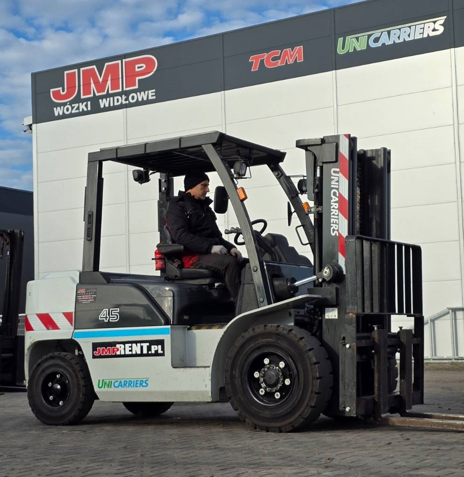 UniCarriers D1 F4 A45Q GX45 - Dieselstapler: das Bild 1 UniCarriers D1 F4 A45Q GX45 - Dieselstapler: das Bild 1