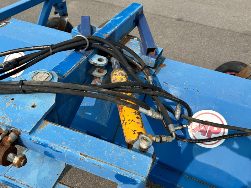 AP VHZ 2500 - Kehrsaugmaschine: das Bild 4 AP VHZ 2500 - Kehrsaugmaschine: das Bild 4