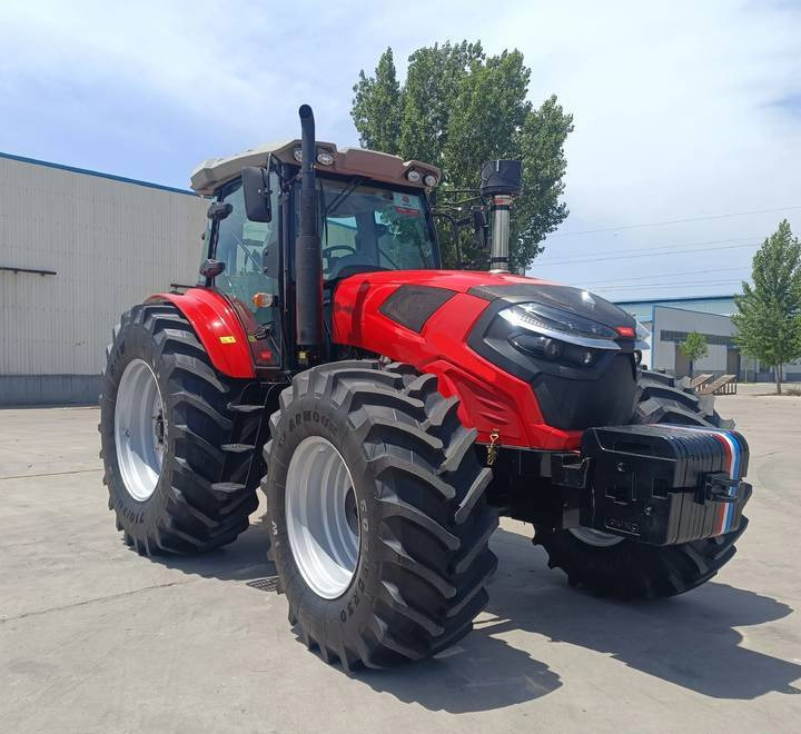 NEW MAXUS 280 HP 4x4 Tractor Warranty НОВИЙ MAXUS 280 К.с. 4x4 Трактор Гарантія NOWY Ciągnik 280 KM 4x4 MAXUS Gwarancja - Traktor: das Bild 3 NEW MAXUS 280 HP 4x4 Tractor Warranty НОВИЙ MAXUS 280 К.с. 4x4 Трактор Гарантія NOWY Ciągnik 280 KM 4x4 MAXUS Gwarancja - Traktor: das Bild 3