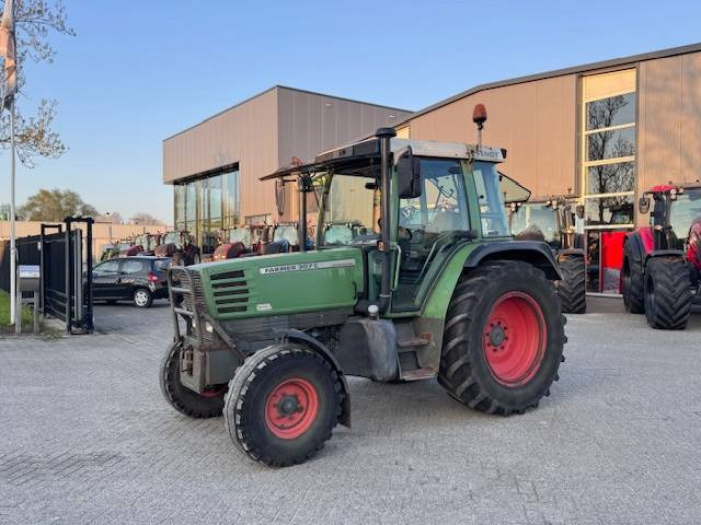 Fendt 307c 2wd - Traktor: das Bild 2 Fendt 307c 2wd - Traktor: das Bild 2