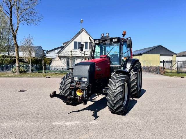 Valtra 6400, Luchtremmen, Fronthef, Frontaftakas - Traktor: das Bild 5 Valtra 6400, Luchtremmen, Fronthef, Frontaftakas - Traktor: das Bild 5
