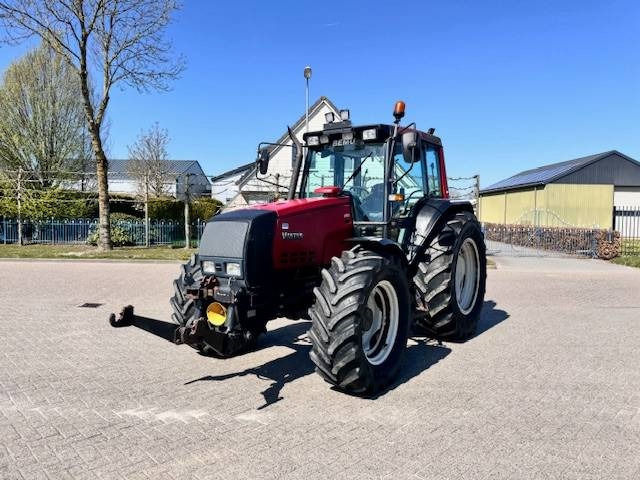 Valtra 6400, Luchtremmen, Fronthef, Frontaftakas - Traktor: das Bild 4 Valtra 6400, Luchtremmen, Fronthef, Frontaftakas - Traktor: das Bild 4