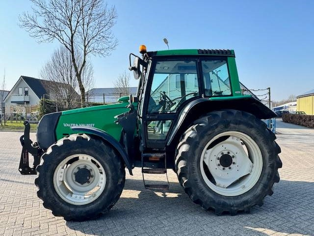 Valtra 6650 Hitech, FH+PTO, 8265 uur! - Traktor: das Bild 4 Valtra 6650 Hitech, FH+PTO, 8265 uur! - Traktor: das Bild 4