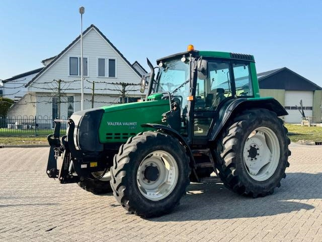 Valtra 6650 Hitech, FH+PTO, 8265 uur! - Traktor: das Bild 1 Valtra 6650 Hitech, FH+PTO, 8265 uur! - Traktor: das Bild 1