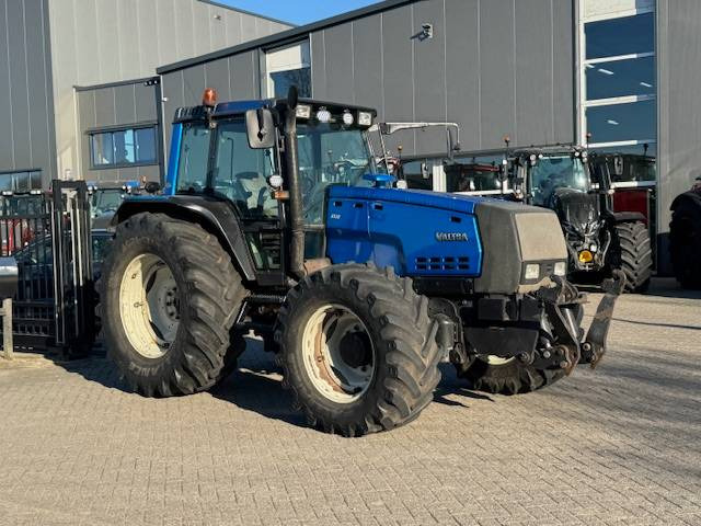 Valtra 8550 Hitech! - Traktor: das Bild 2 Valtra 8550 Hitech! - Traktor: das Bild 2