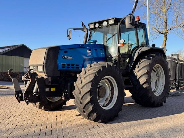 Valtra 8550 Hitech! - Traktor: das Bild 1 Valtra 8550 Hitech! - Traktor: das Bild 1