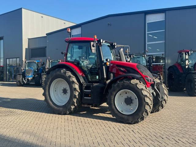 Valtra N134 Hitech - Traktor: das Bild 4 Valtra N134 Hitech - Traktor: das Bild 4