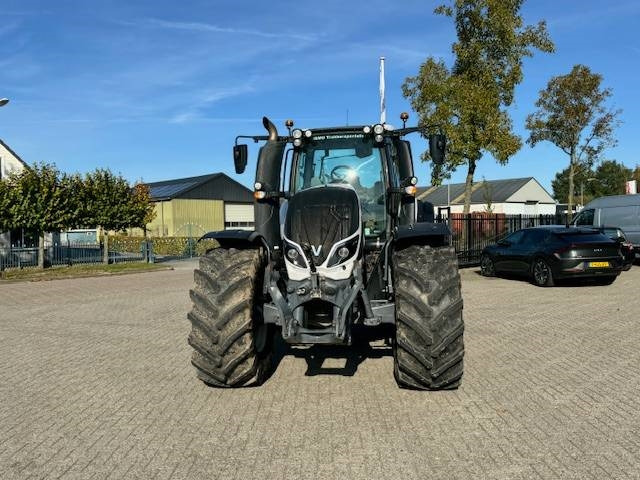 Valtra T214 Versu - Traktor: das Bild 5 Valtra T214 Versu - Traktor: das Bild 5