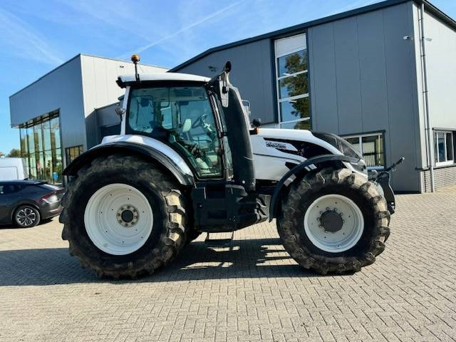 Valtra T214 Versu - Traktor: das Bild 4 Valtra T214 Versu - Traktor: das Bild 4