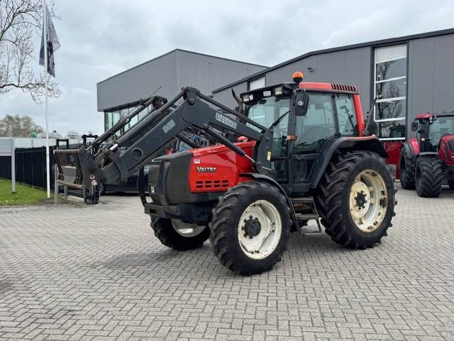 Valtra Valmet 6650 Hitech, voorlader, vloeistofkoppeling - Traktor: das Bild 5 Valtra Valmet 6650 Hitech, voorlader, vloeistofkoppeling - Traktor: das Bild 5