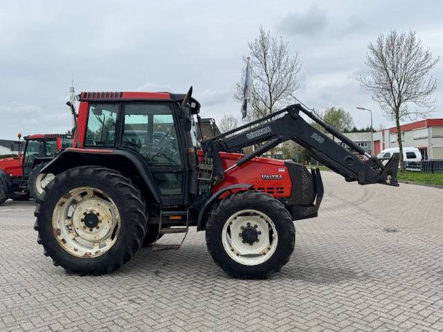 Valtra Valmet 6650 Hitech, voorlader, vloeistofkoppeling - Traktor: das Bild 4 Valtra Valmet 6650 Hitech, voorlader, vloeistofkoppeling - Traktor: das Bild 4