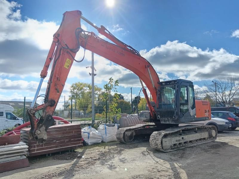Hitachi ZX210LC-3 - Kettenbagger: das Bild 2 Hitachi ZX210LC-3 - Kettenbagger: das Bild 2