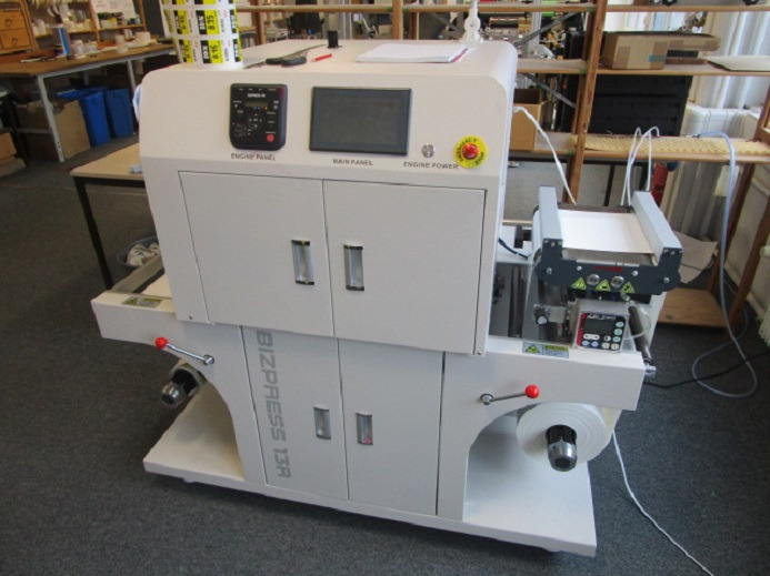 DIGITAL ETIKETTENDRUCKMASCHINE VP320C BIZPRESS 13R - Druckmaschine: das Bild 1 DIGITAL ETIKETTENDRUCKMASCHINE VP320C BIZPRESS 13R - Druckmaschine: das Bild 1