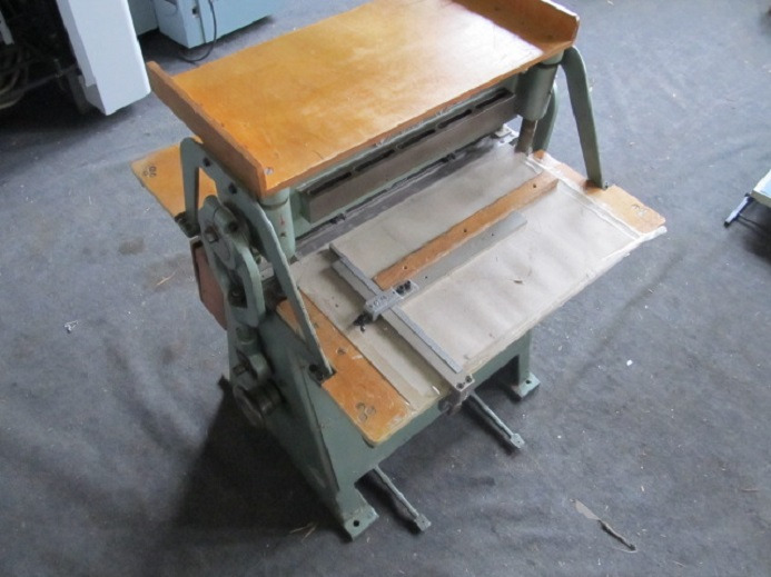 ELEKTRISCHE PERFORIERMASCHINE W. KROLL & CO. KG. - Druckmaschine: das Bild 2 ELEKTRISCHE PERFORIERMASCHINE W. KROLL & CO. KG. - Druckmaschine: das Bild 2