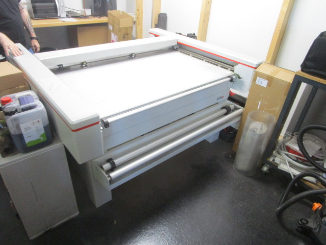 ZÜND SCHNEIDEPLOTTER P-1200 PLUS - Papierschneidemaschine: das Bild 2 ZÜND SCHNEIDEPLOTTER P-1200 PLUS - Papierschneidemaschine: das Bild 2