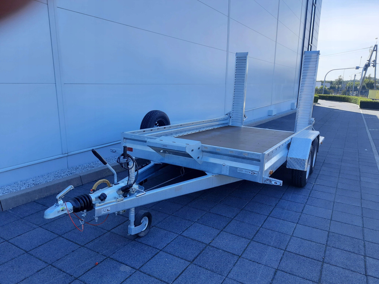 PRZYCZEPA DO KOPARKI MINIKOPARKI ŁADOWARKI Z NAJAZDAMI ALUMINIOWYMI 3500 KG / EXCAVATOR MINI EXCAVATOR LOADER TRAILER WITH ALUMINUM RAMPS 3500 KG - Baumaschinenanhänger: das Bild 2 PRZYCZEPA DO KOPARKI MINIKOPARKI ŁADOWARKI Z NAJAZDAMI ALUMINIOWYMI 3500 KG / EXCAVATOR MINI EXCAVATOR LOADER TRAILER WITH ALUMINUM RAMPS 3500 KG - Baumaschinenanhänger: das Bild 2