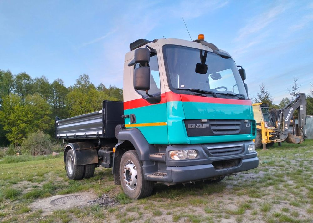 DAF LF 55.220 - Kipper: das Bild 3 DAF LF 55.220 - Kipper: das Bild 3