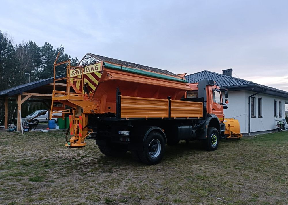 Mercedes-Benz Axor 1824 - Schneeräumfahrzeug: das Bild 3 Mercedes-Benz Axor 1824 - Schneeräumfahrzeug: das Bild 3