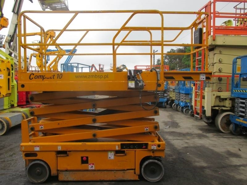 Haulotte Compact 10 - Scherenbühne: das Bild 5 Haulotte Compact 10 - Scherenbühne: das Bild 5