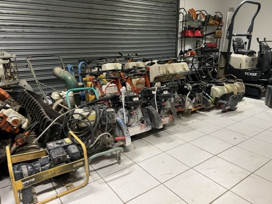 Scie à sol HUSQVARNA - Baugeräte: das Bild 4 Scie à sol HUSQVARNA - Baugeräte: das Bild 4