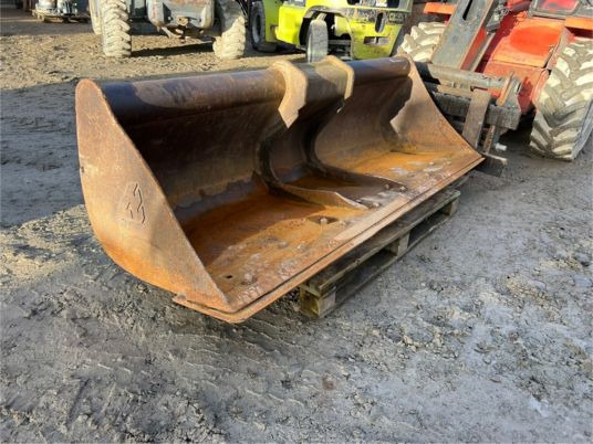 Godet de curage Arden pour pelle de 12T à 16T QA30 QA31 - Schaufel: das Bild 4 Godet de curage Arden pour pelle de 12T à 16T QA30 QA31 - Schaufel: das Bild 4