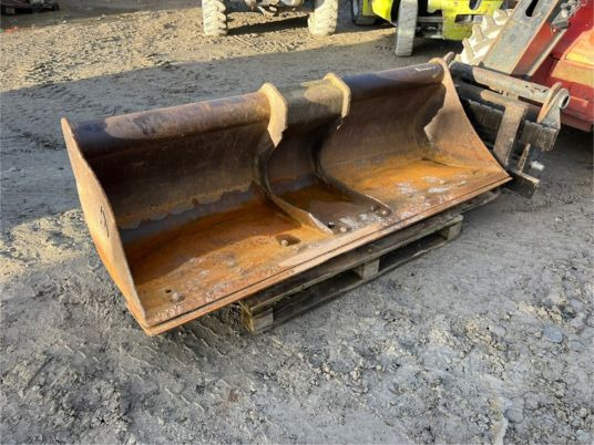 Godet de curage Arden pour pelle de 12T à 16T QA30 QA31 - Schaufel: das Bild 3 Godet de curage Arden pour pelle de 12T à 16T QA30 QA31 - Schaufel: das Bild 3