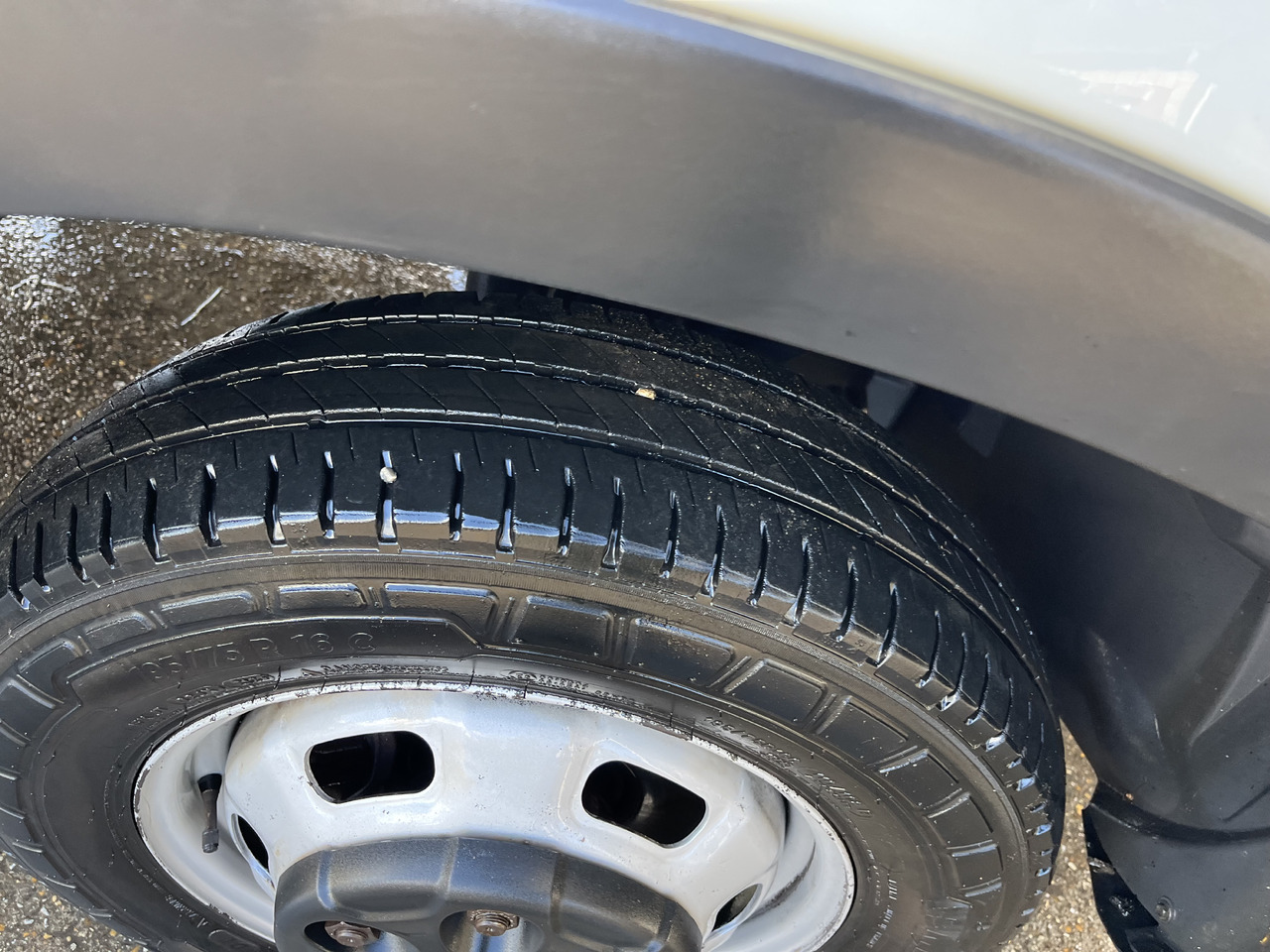 IVECO Daily 35-180 35c18 plateau - Pritsche Transporter: das Bild 4 IVECO Daily 35-180 35c18 plateau - Pritsche Transporter: das Bild 4