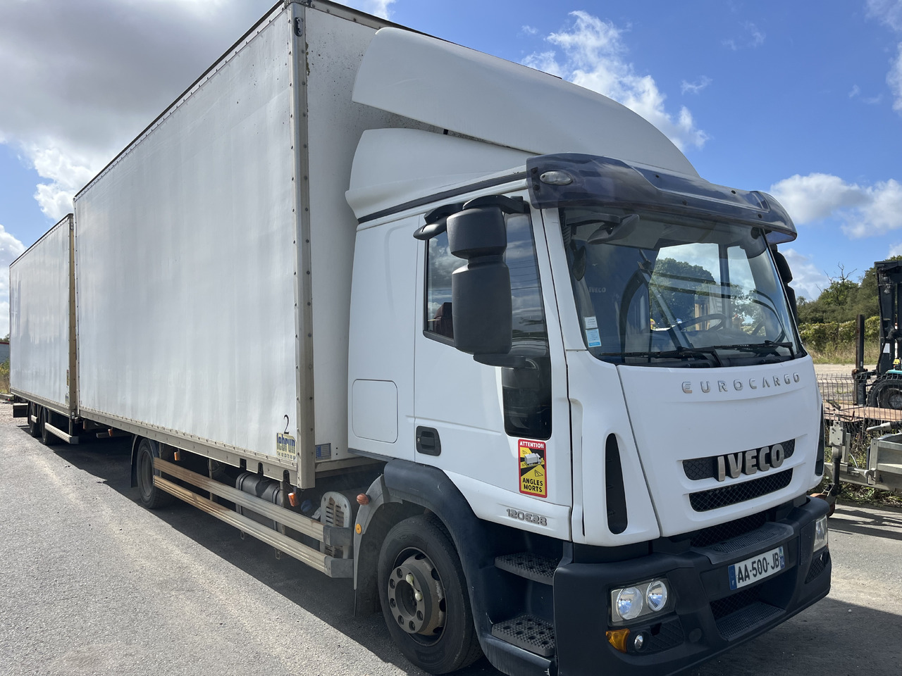 IVECO Eurocargo 120e28 - Koffer LKW: das Bild 3 IVECO Eurocargo 120e28 - Koffer LKW: das Bild 3