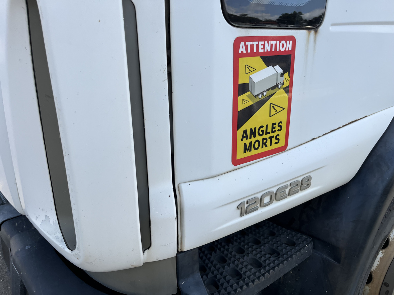 IVECO Eurocargo 120e28 - Koffer LKW: das Bild 4 IVECO Eurocargo 120e28 - Koffer LKW: das Bild 4