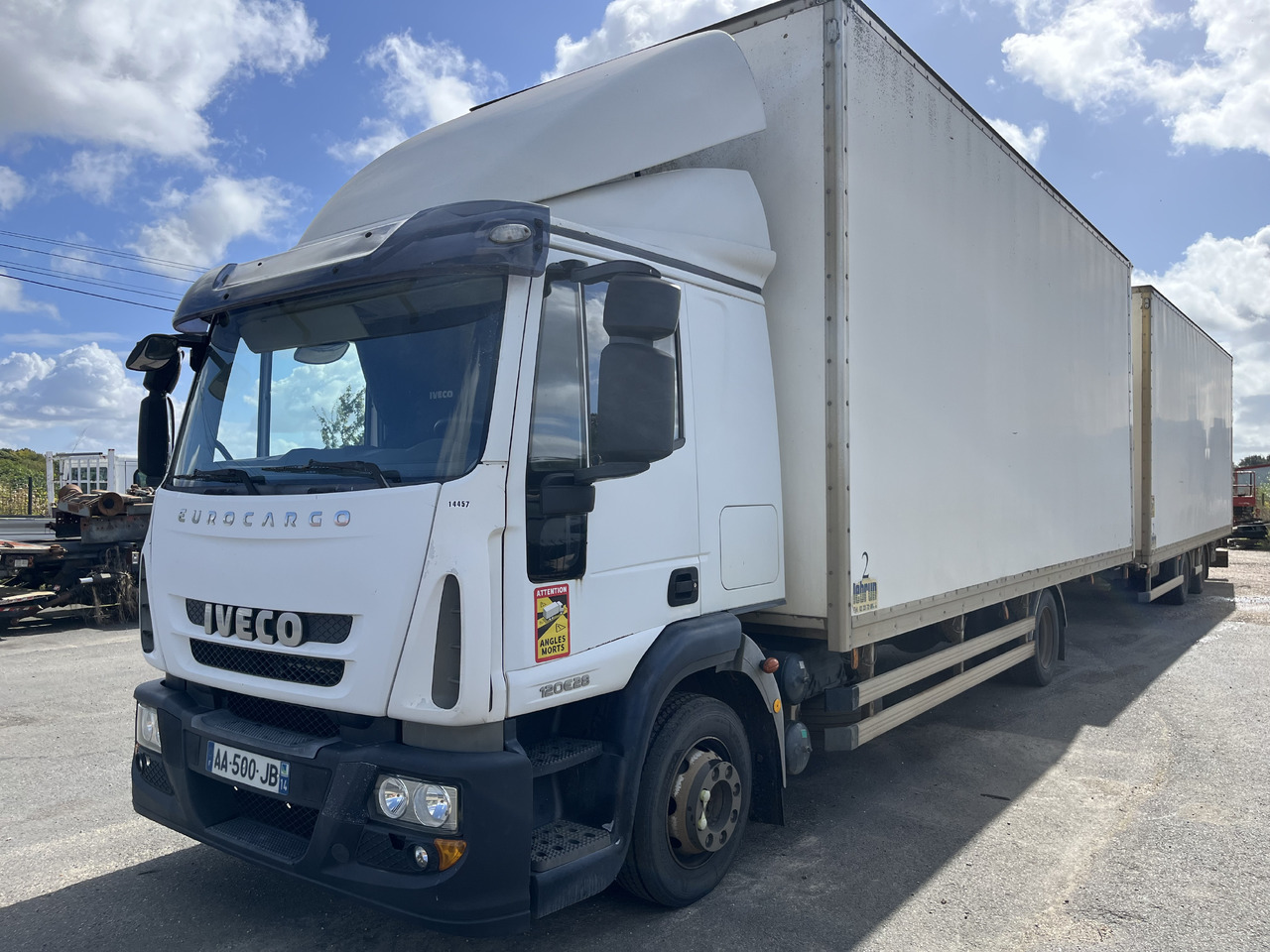 IVECO Eurocargo 120e28 - Koffer LKW: das Bild 1 IVECO Eurocargo 120e28 - Koffer LKW: das Bild 1