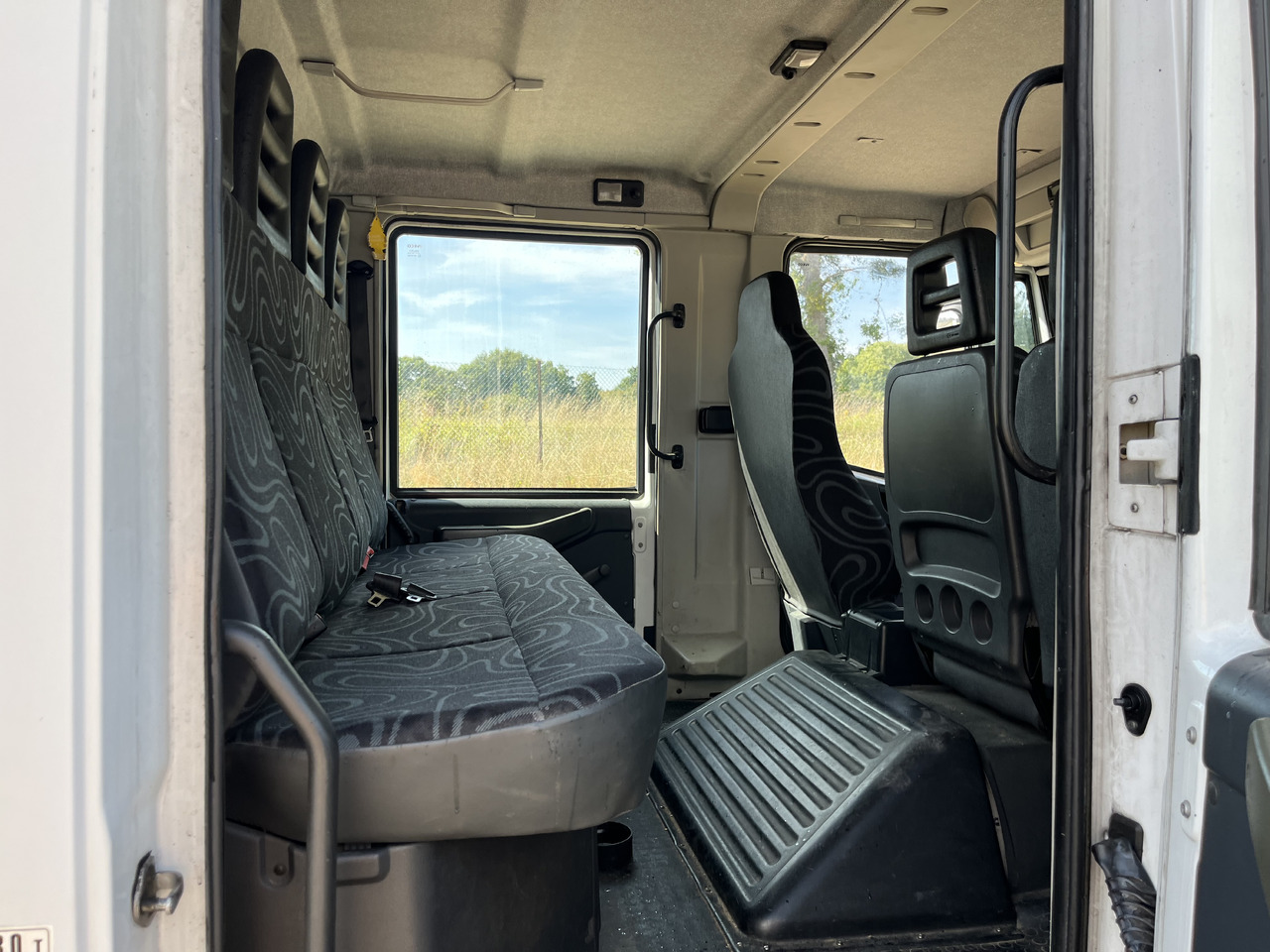 Iveco Eurocargo 100E22 caisse double cabine 7 places - Koffer LKW: das Bild 5 Iveco Eurocargo 100E22 caisse double cabine 7 places - Koffer LKW: das Bild 5
